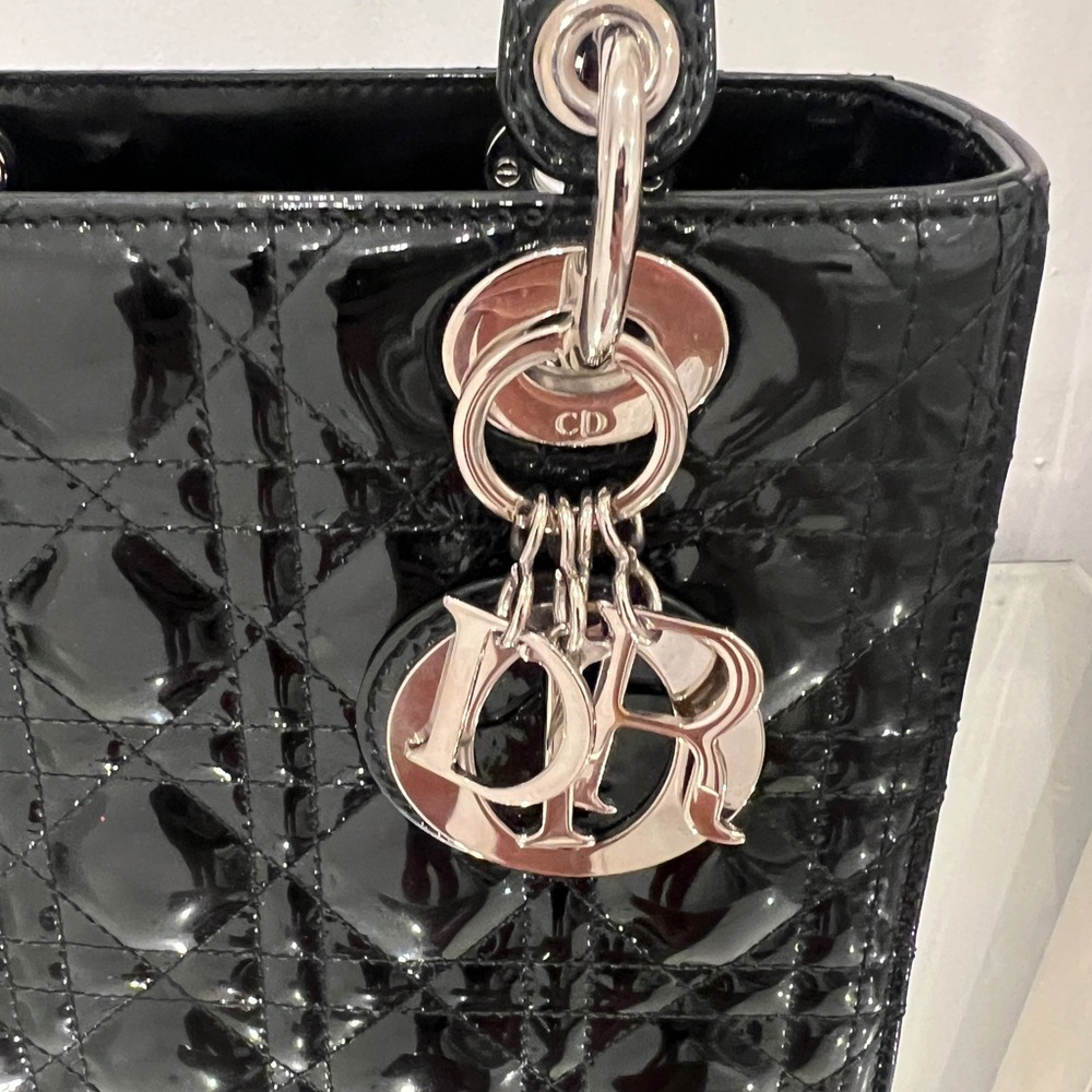 Black quilted patent Cannage leather Christian Dior Medium Lady Dior bag - Picture 9 of 15